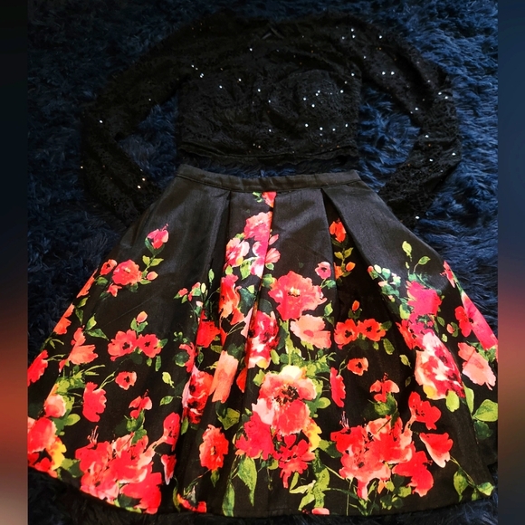 Sequin Hearts Dresses & Skirts - Sequin hearts 2 piece lace sequin crop top with floral skirt size 3